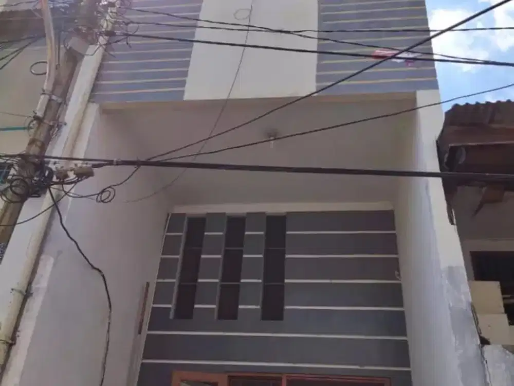 Jual Rumah Minimalis 3 Lantai + Mezanine Full Furnished & Full Cor – Akses 2 Mobil, Harga 1,3M Nego