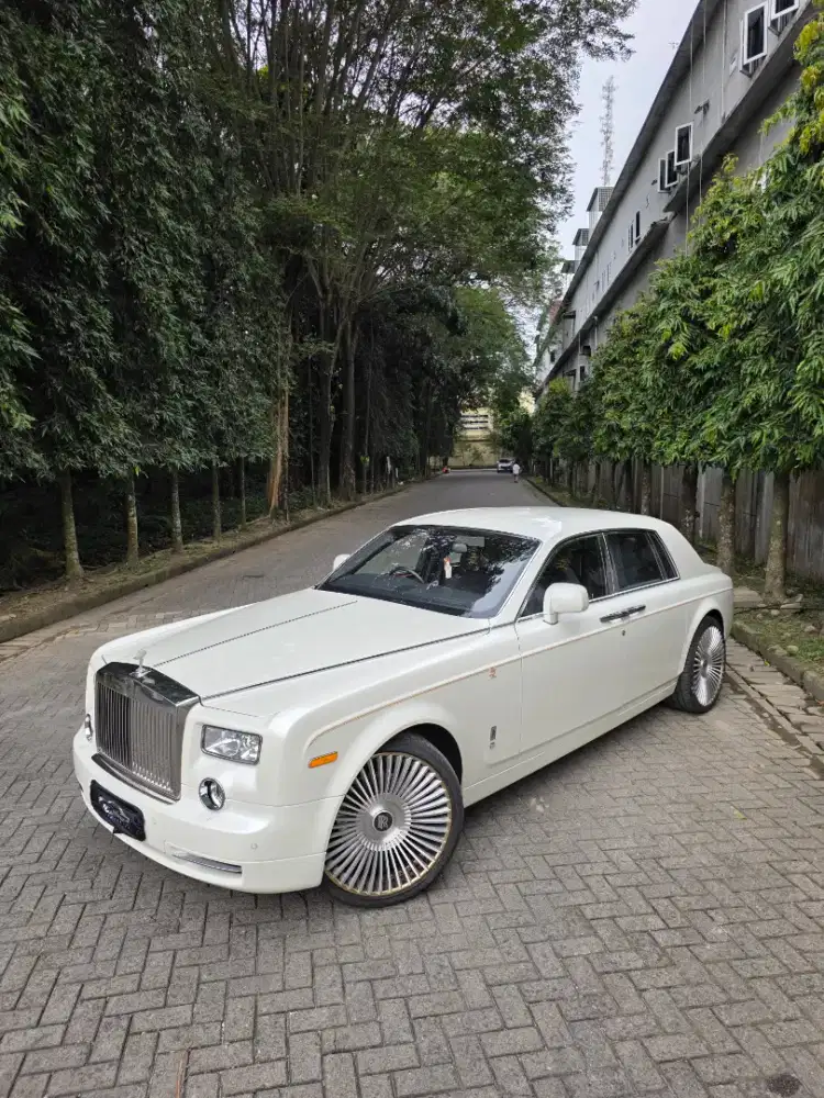 Rollsroyce phantom dragon edition atpm 2012 / 2013 A/T Putih