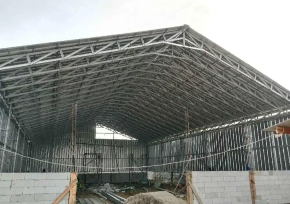 Kanopi gudang baja ringan