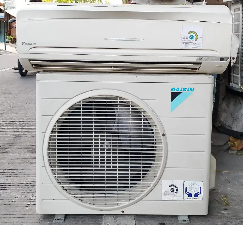 AC Daikin Thailand 1,5 PK R 32 second