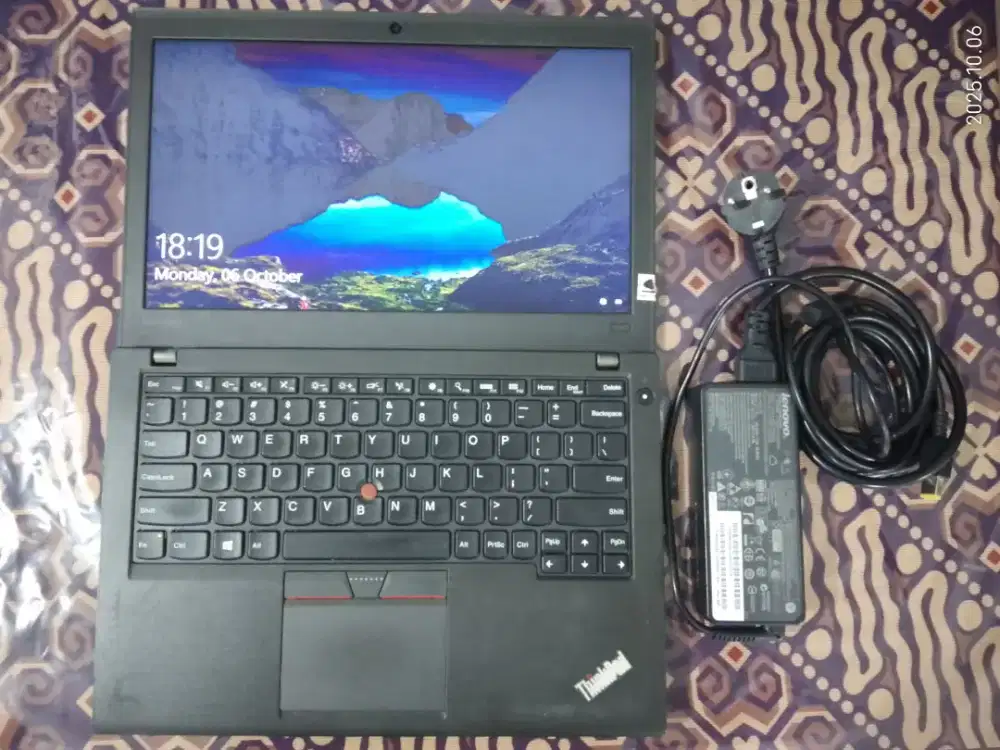 Laptop Lenovo Thinkpad X260 Core i5 gen 6, SSD 256GB, Ram 8GB