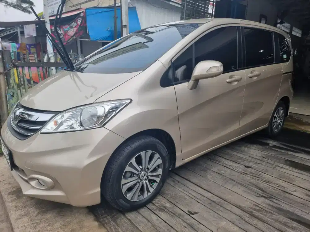 DP MURAH MOBIL ISTIMEWA FREED PSD AC DOBEL 2013