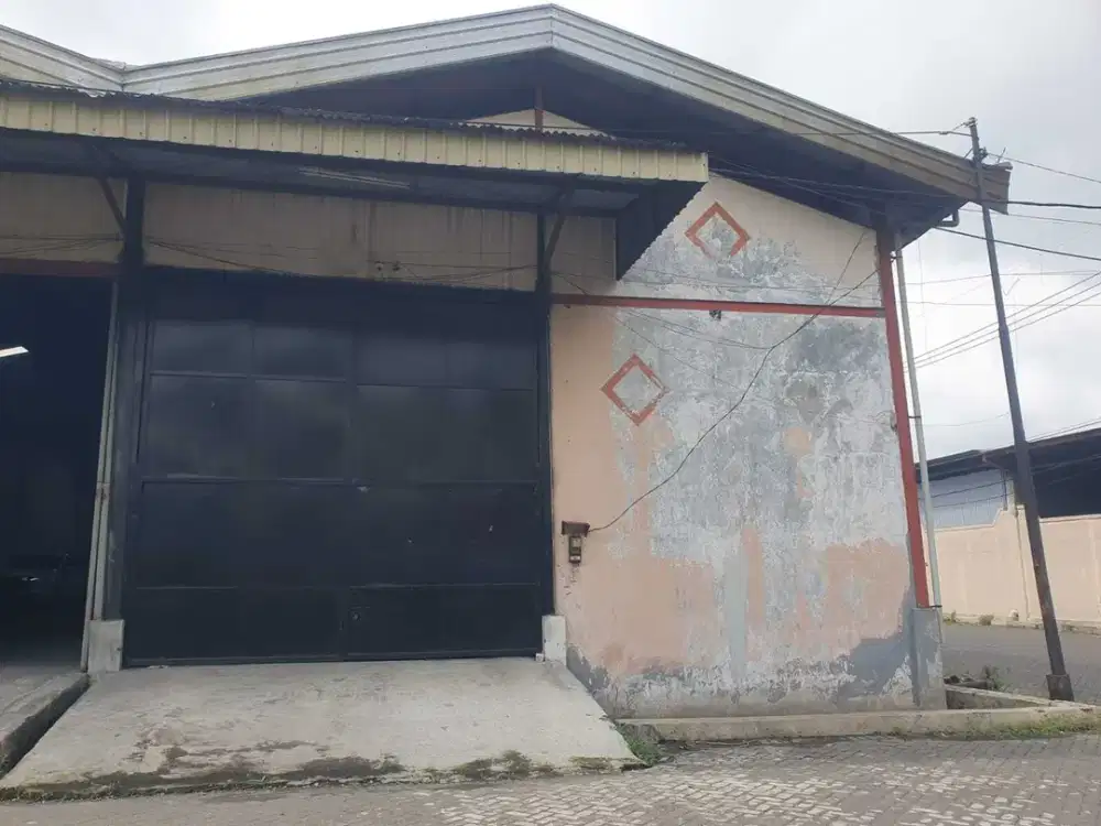 Dijual gudang siap pakai komplek Mutiara Margomulyo Indah Surabaya