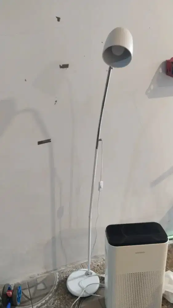 Prelove lampu tidur lantai