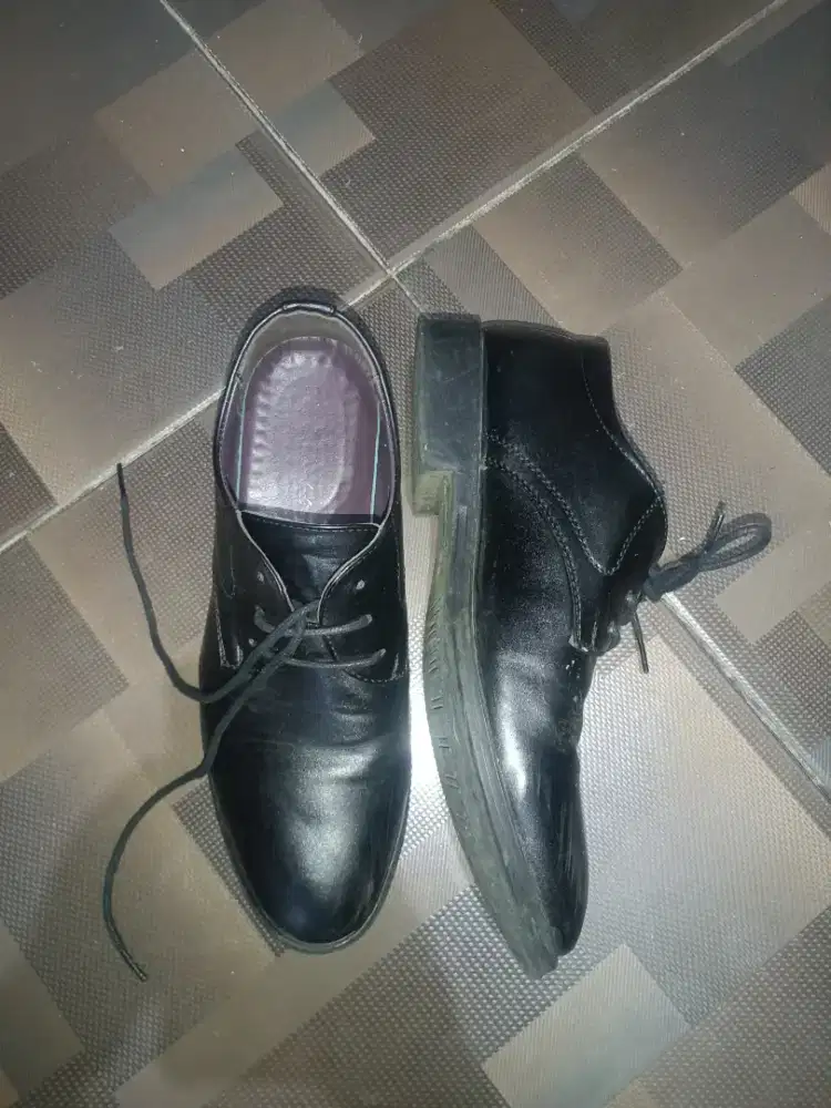 Sepatu Pantofel Hitam