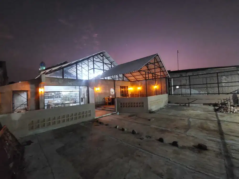 Ruang usaha di pinggir jalan cibubur