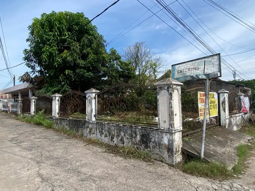 Di jual rumah dan tanah kosong