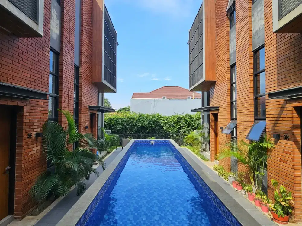 4 Man - Rumah Kemang Selatan Dijual. Furnish, Baru - Dkt Kemang Raya