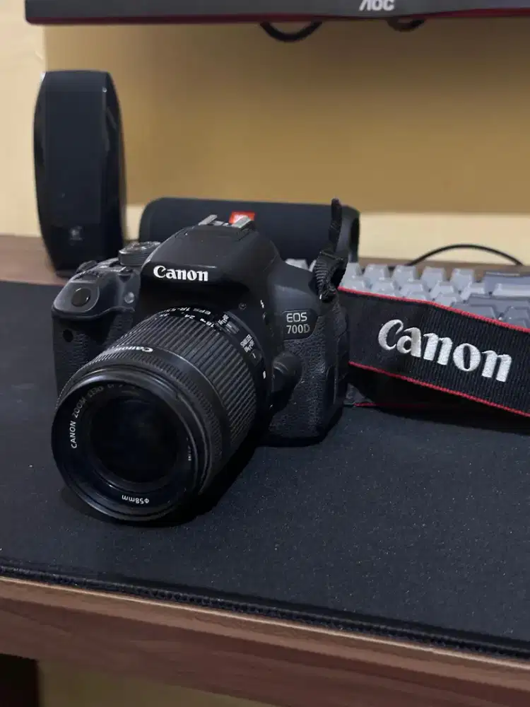 KAMERA CANON EOS 700D