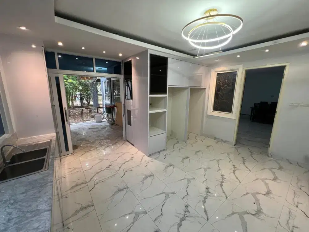 Dijual rumah cantik di Bukit Gading Mediterania Kelapa Gading Jakut