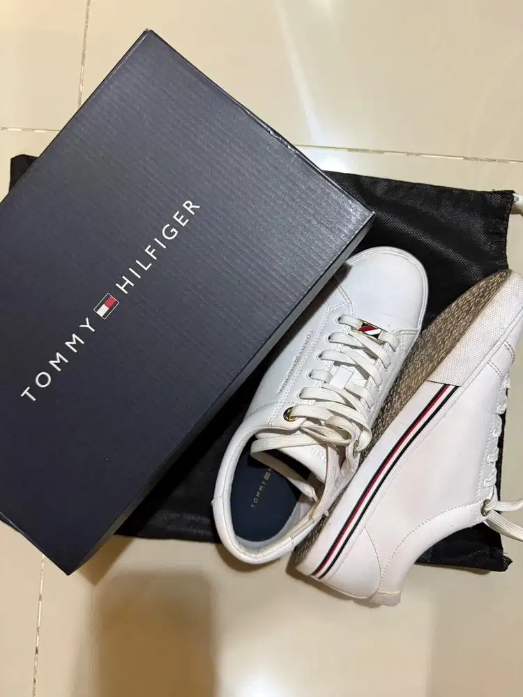 Sepatu Wanita white Tommy Hilfiger