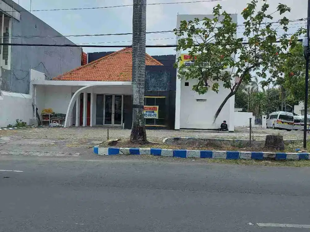 DISEWAKAN *PUSAT KOTA*  TEMPAT USAHA LOKASI SANGAT STRATEGIS HOOK