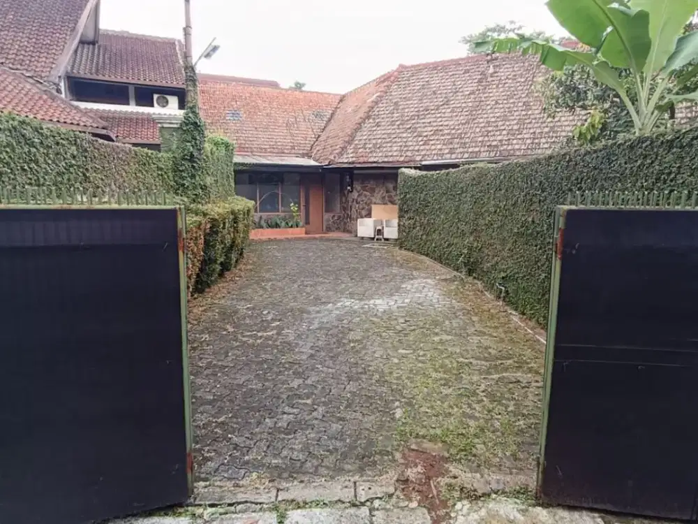 Rumah Strategis Bisa Untuk Kantor di Area Riau Bandung