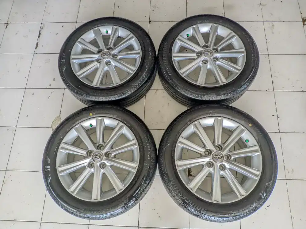 R17 Original Camry Hybrid Mulus+Ban Bridgestone Turanza 90%
