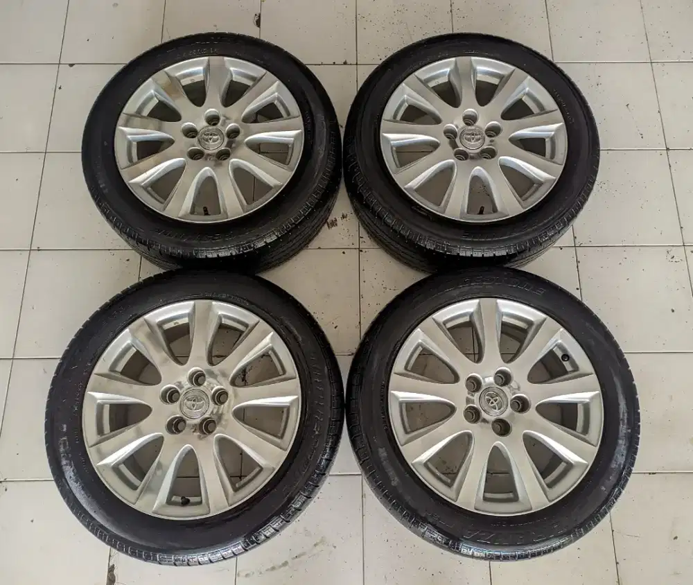 R17 Original Camry Mulus+Ban Bridgestone Turanza 80%
