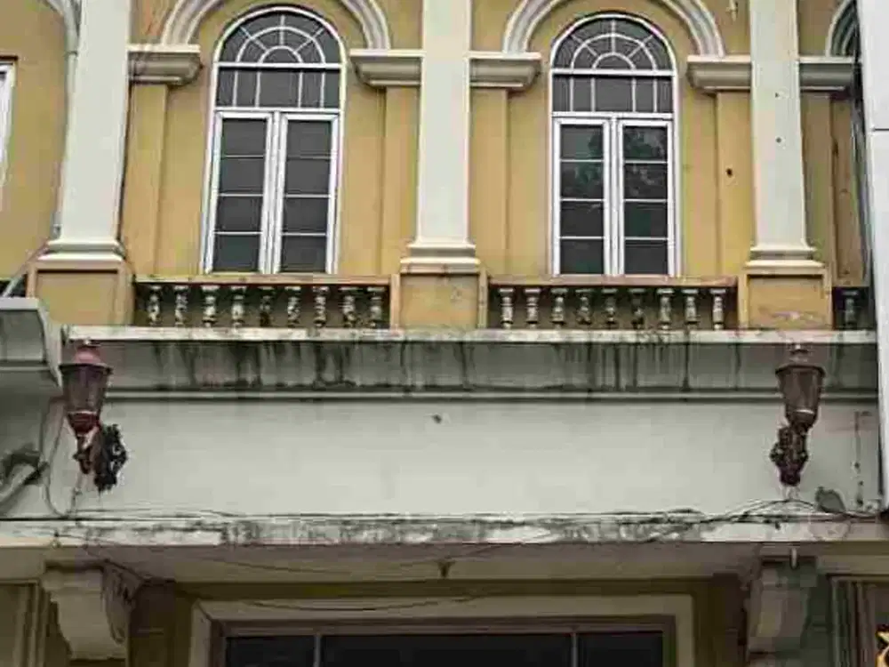 Disewakan murah Ruko Mendrisio 3 lantai , Gading Serpong