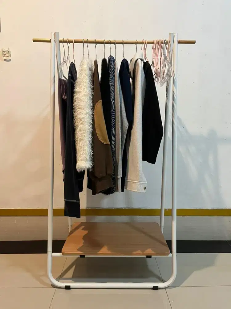 rak gantungan baju informa
