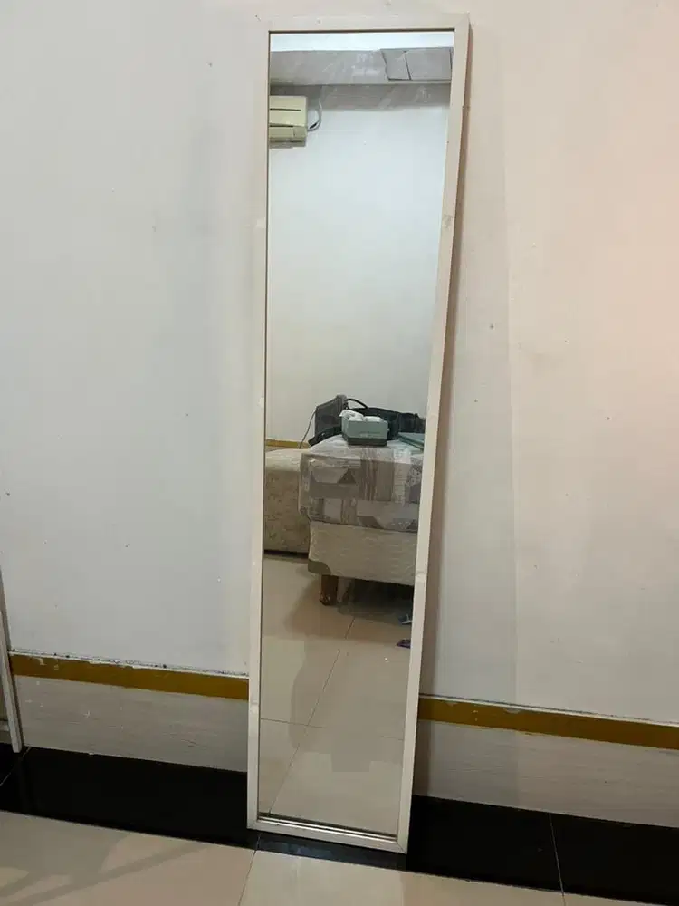 standing mirror informa