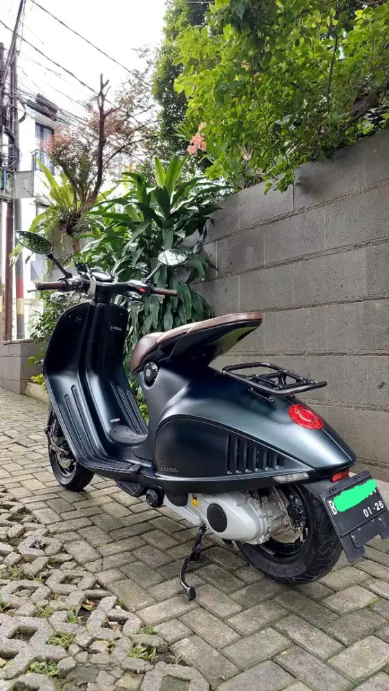 Vespa Emperio Armani 2015