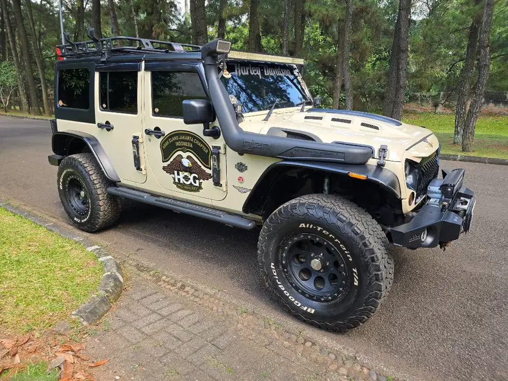 Jeep Wrangler Sahara (2011)