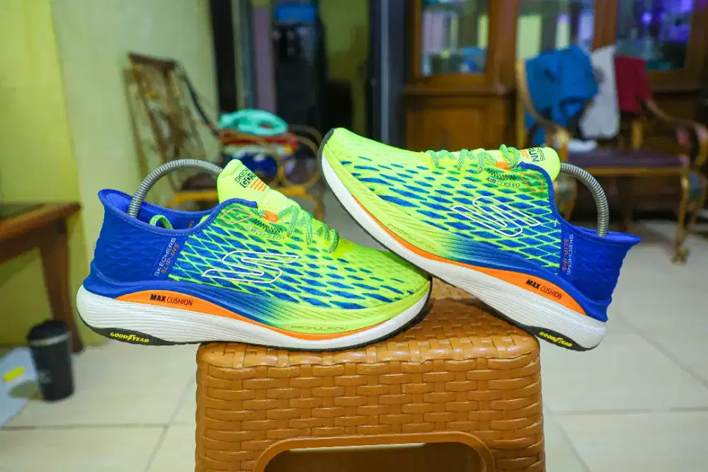 Sepatu Running Skechers mulus banget