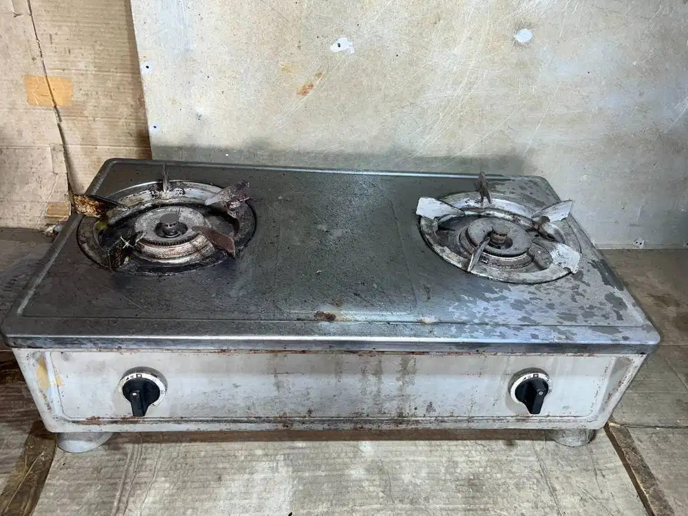 Kompor gas besi 2 tungku