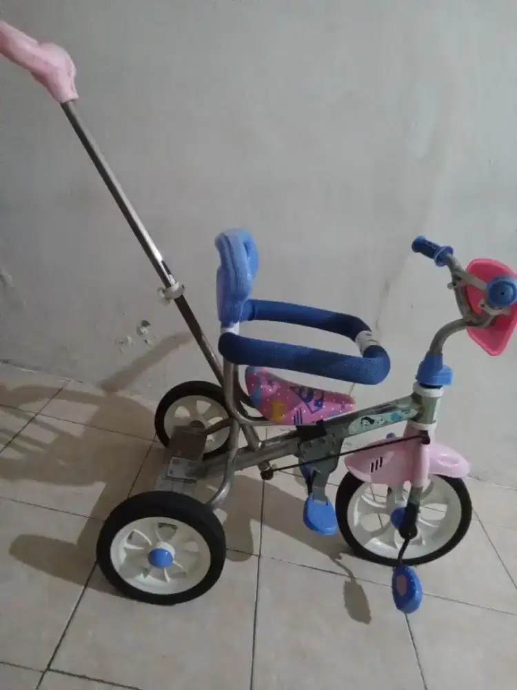 Sepeda roda 3 bekas anak