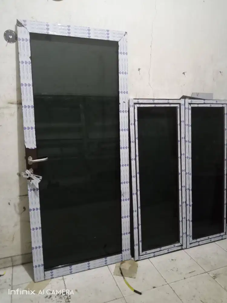 Pasang Kusen Aluminium + Pintu + Jendela + Plafon Gypsum + Cat + Kaca