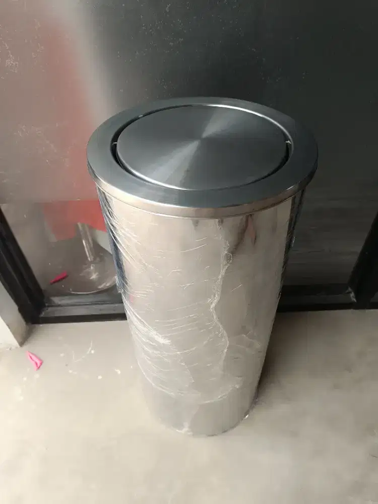 Tempa sampah stainlees single 30cm x 65cm