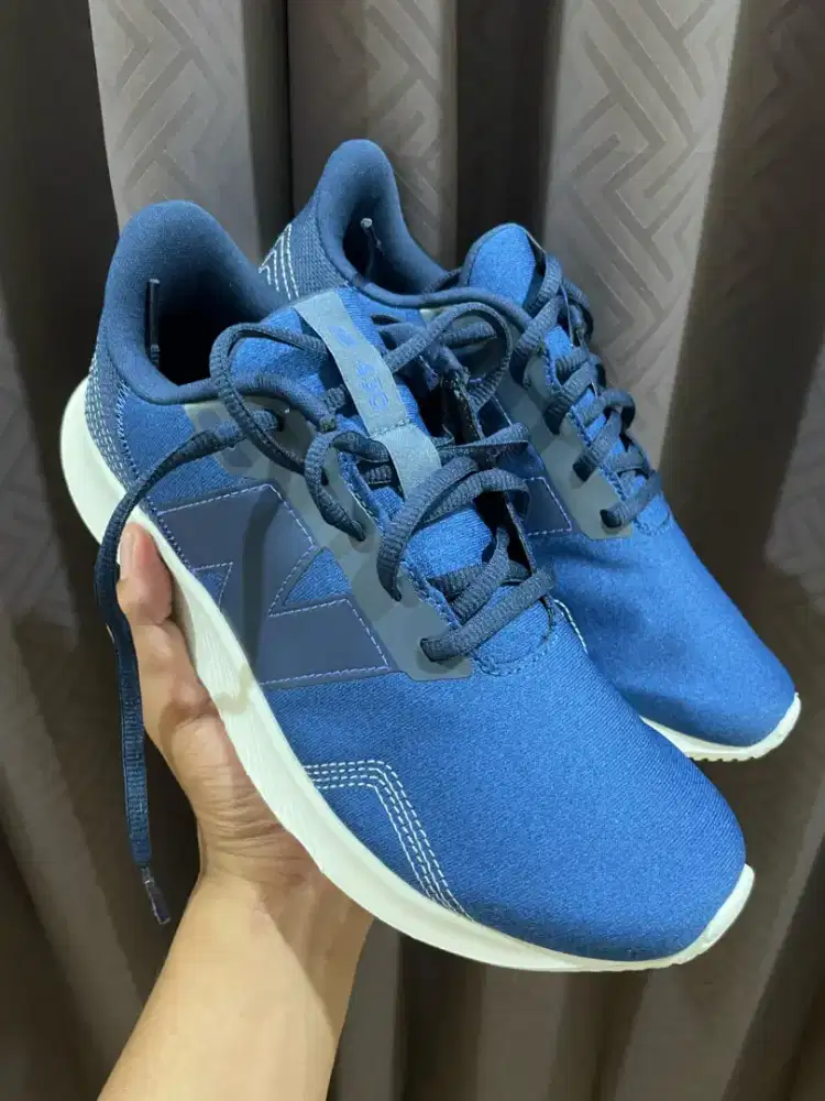 SEPATU MERK NEW BALANCE Uk 40