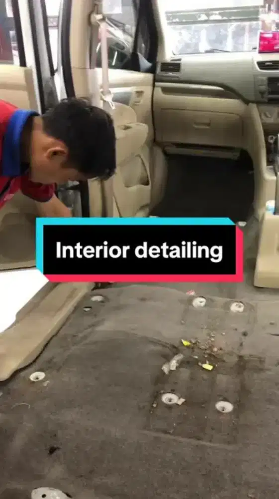 Jasa panggilan pembersihan salon detailing interior mobil