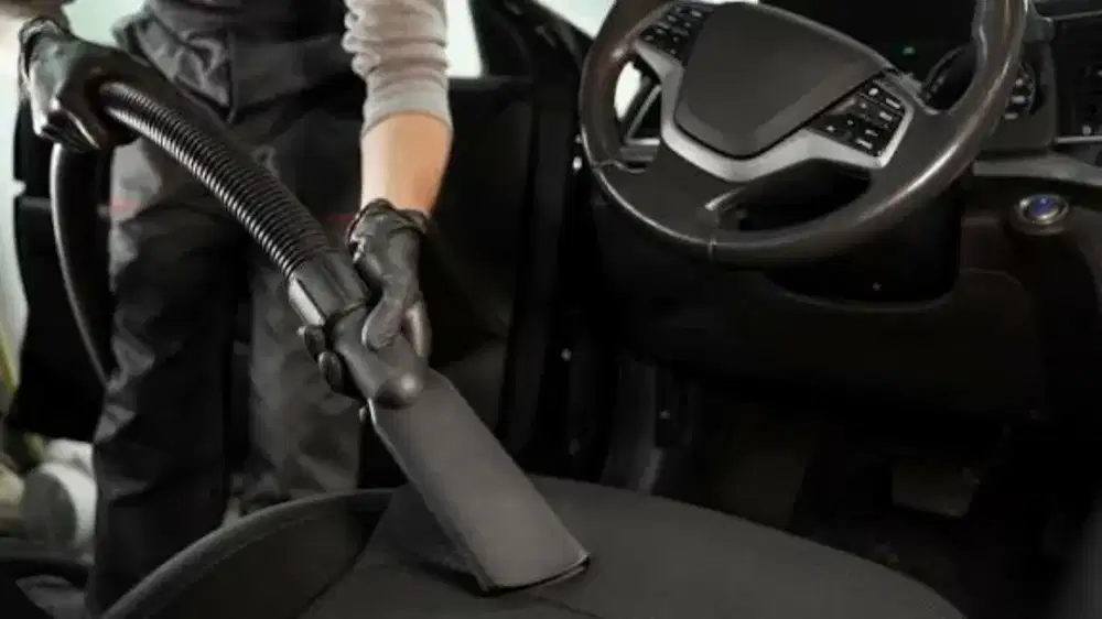 Jasa panggilan homeservis salon detailing jnteror mobil kebanjiran