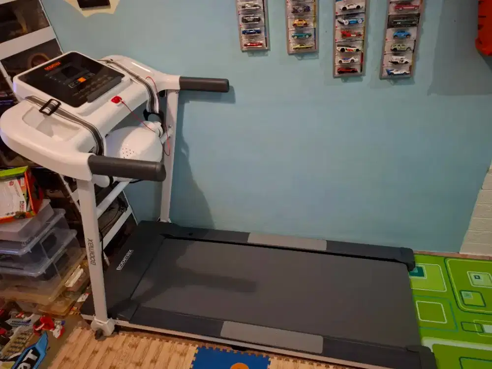 Threadmill Bodymax kondisi like new dus lengkap