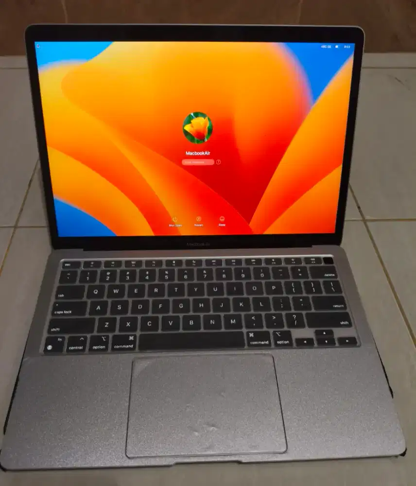 MacBook M1   Ram8/256