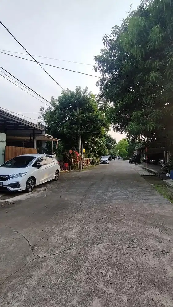 Rumah siap Huni rapih dan terjaga palem Semi Tangerang
