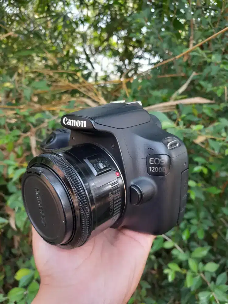 Kamera canon 1200d lensa fix 50 mm ii