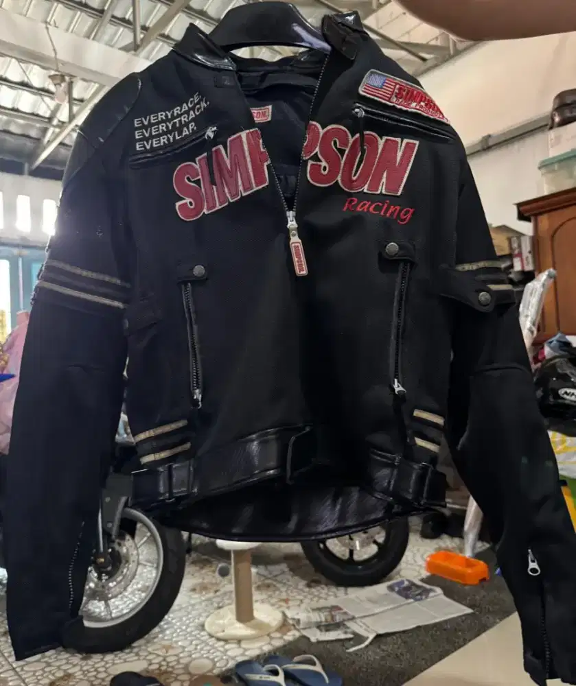 jaket Simpson racing