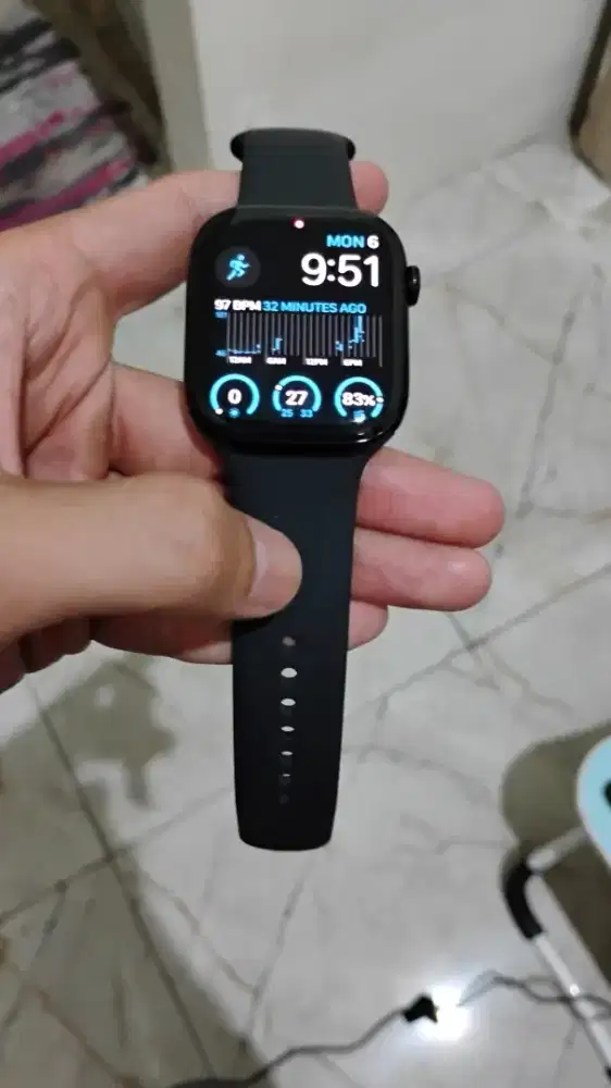 Apple watch series 10 ukuran 46 mm (second)