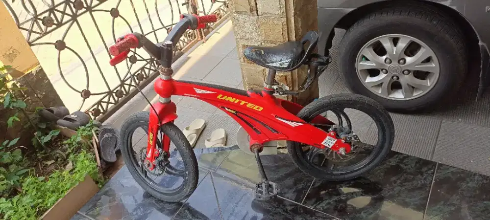Sepeda united aero 16 inci