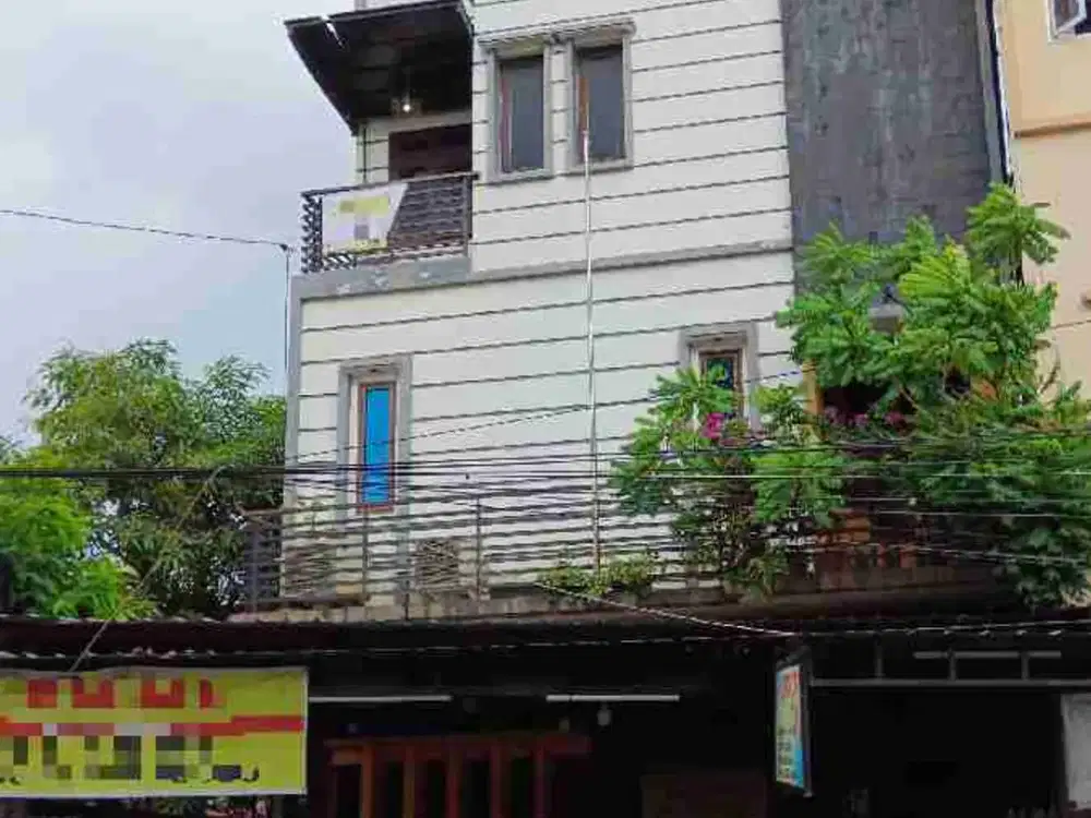 Jual Rumah 4 Lantai Siap Huni Semi Furnish