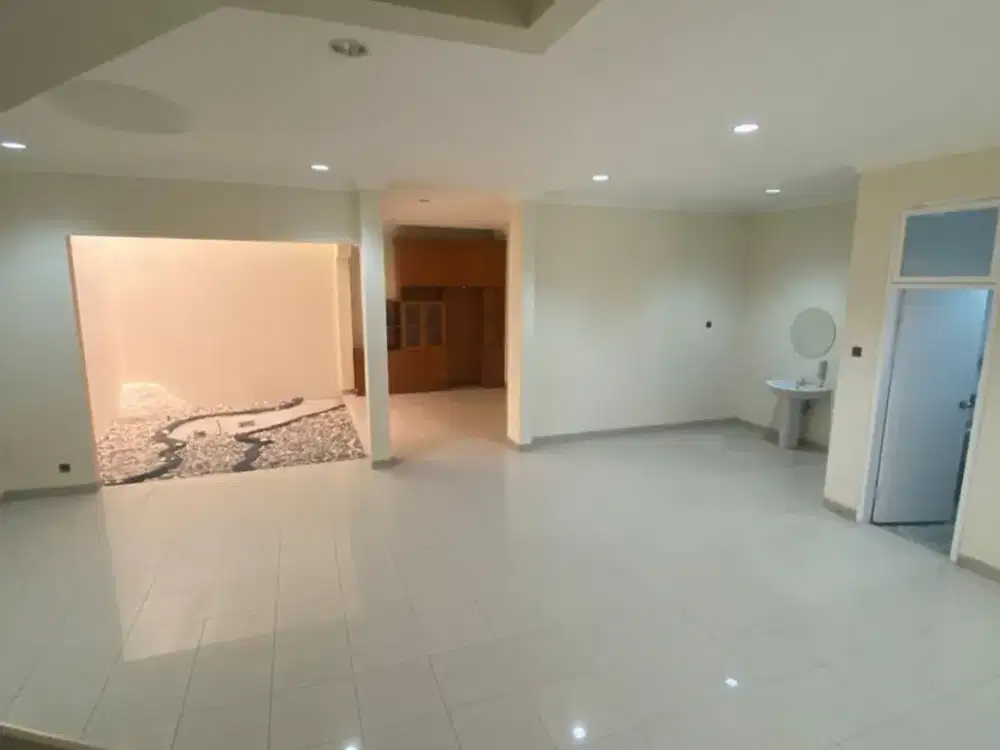 Disewakan Rumah di Janur Elok Kelapa Gading