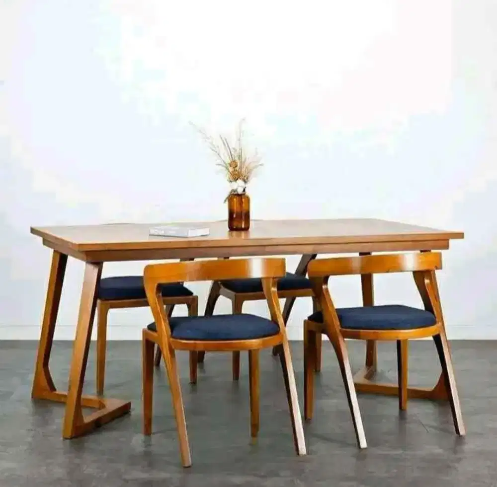 Meja makan minimalis modern