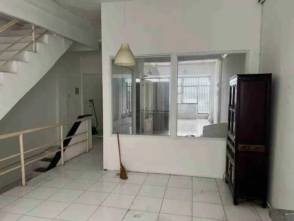 Ruko siap huni Disewakan di ITC Roxy Mas.