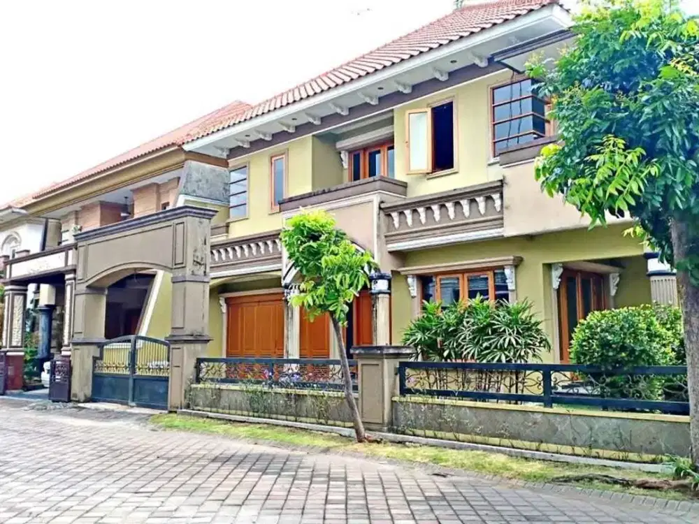 Rumah Luas Siap Huni di Perumahan Regency 21 Jl. Arief Rahman Hakim Sukolilo Surabaya