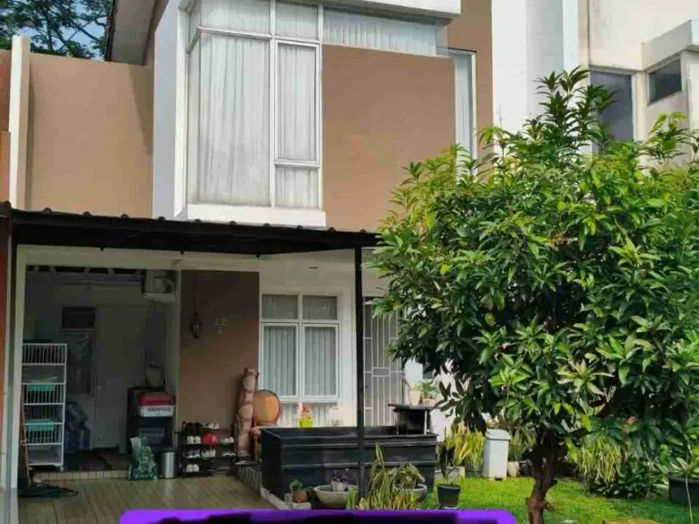 Di jual cepat rumah bagus lokasinya di BSD city samping toll BSD.