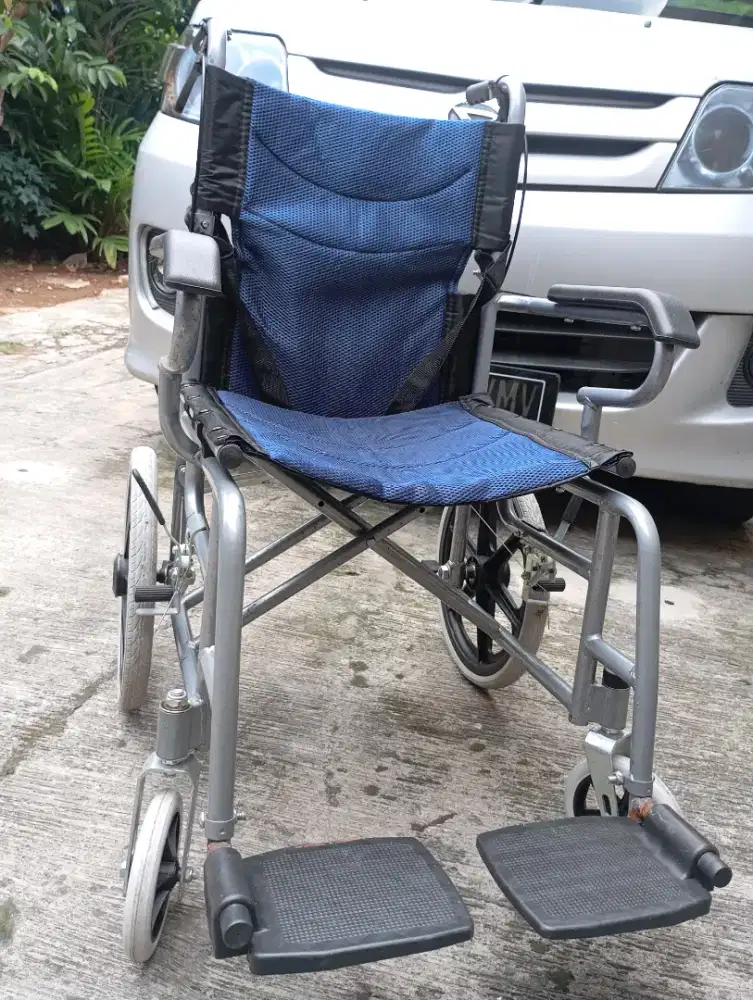 Dijual kursi roda bekas tapi jarang digunakan