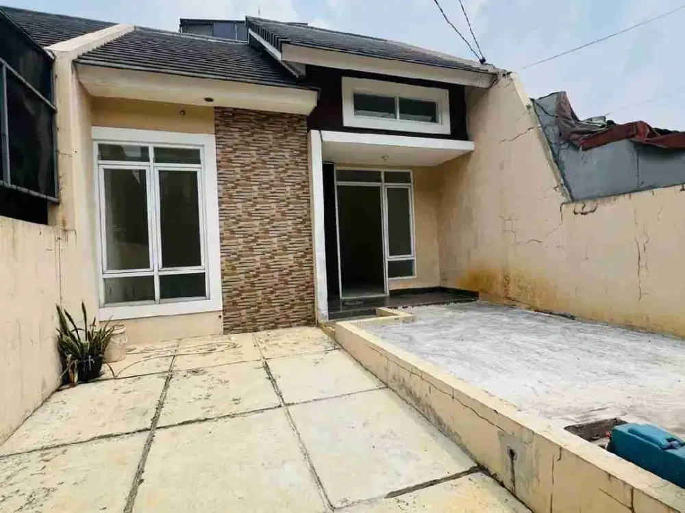 Jual rumah strategis di BCC.harga bagus.