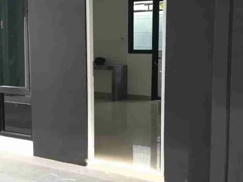 Rumah 2 Lantai Lokasi Strategis Dekat Stasiun Jayakarta