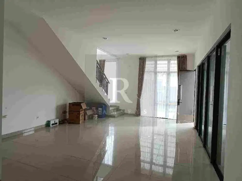 Dijual Rumah 2 Lantai Pik 2 LT 120m2 LB 160m2