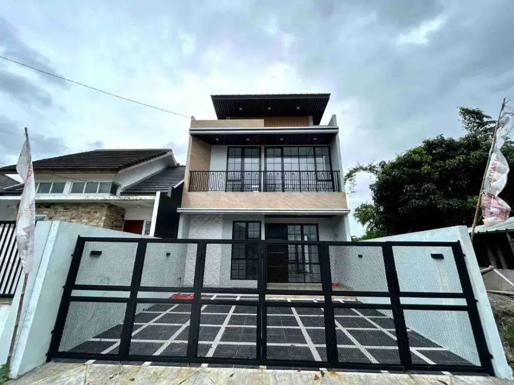 Dijual Rumah 2 lantai siap huni, lokasi strategis, deket pemda Cibinong